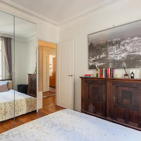 Opulent 1bd Near Eiffel Tower Grenelle Paris